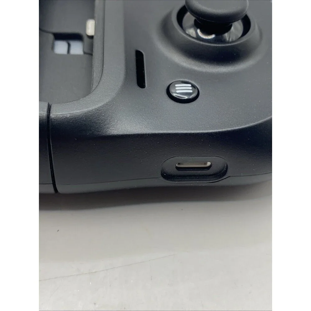 ​Razer Kishi Mobile Game Controller for iPhone iOS Lightning RZ06-0336 MFi Black